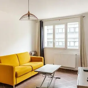Superbe Studio Gambetta Paris